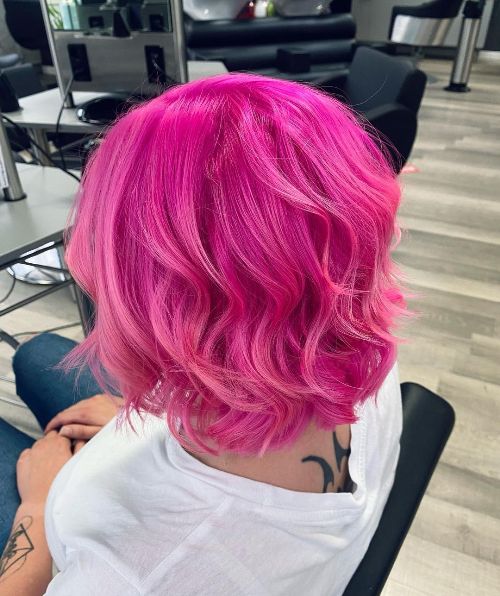Colored wavy short hair hairstyle 2021